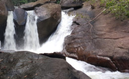  Kumu Falls
