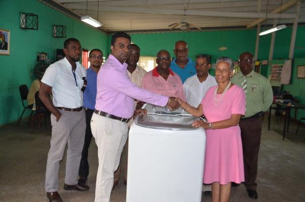 The Guyana Wheel of Service Lodge (GWOSL) has donated a washing machine to the Uncle Eddie’s Home for the benefit of the residents. The presentation was done on the 14th September, 2016 by Sase Gunraj (second from left), Master of GWOSL to Denise Boodie, Chairman of the Management Committee of the Uncle Eddie’s Home. In brief remarks made by Gunraj, he informed that GWOSL was celebrating its 25th anniversary and in keeping with its stated hallmark of bringing relief to the less fortunate among us, it responded to an urgent need of the Home. 