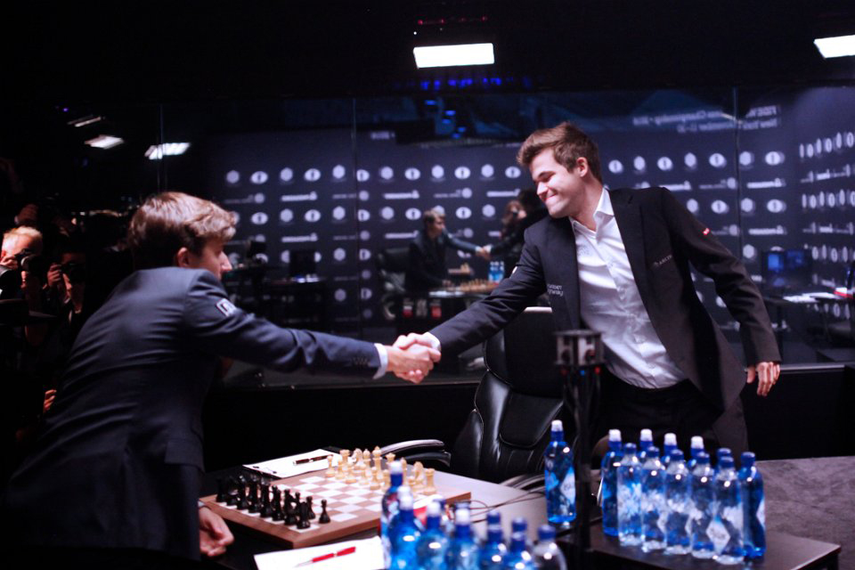 Magnus Carlsen draws with Sergey Karajkin, World Championship heads to tie- break - Hindustan Times