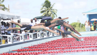 The start of the Boys U-14 50m freestyle. (Orlando Charles photo)