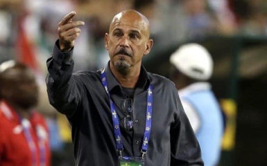  T & T Head coach Stephen Hart