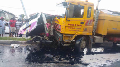 The two vehicles minibus BTT 8079 and motor lorry GVV 6306 after the accident.