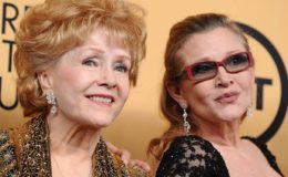 Debbie Reynolds (left) and Carrie Fisher