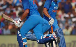 India’s Mahendra Singh Dhoni and Yuvraj Singh run between the wickets (REUTERS/Adnan Abidi)