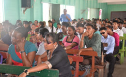 Residents at the Cotton Field Secondary (Ministry of the Presidency photo)
