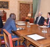 President David Granger, Minister of Foreign Affairs Carl Greenidge and Guyana’s High Commissioner to the UK Hamley Case meeting with Czarnikow’s Associate Director John Ireland (right) and Chief Executive Officer Robin Cave (second right) (Photo courtesy of the Ministry of the Presidency)