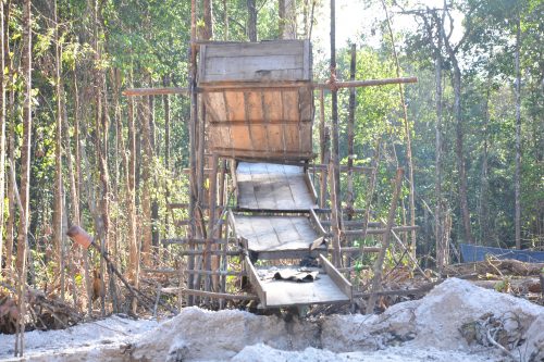 Makeshift mining equipment set up in the Kaieteur National Park (Ministry of the Presidency photo)