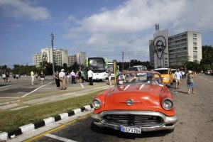 Tourists visit Revolution Square in Havana January 15, 2015. (Reuters Stringer)
