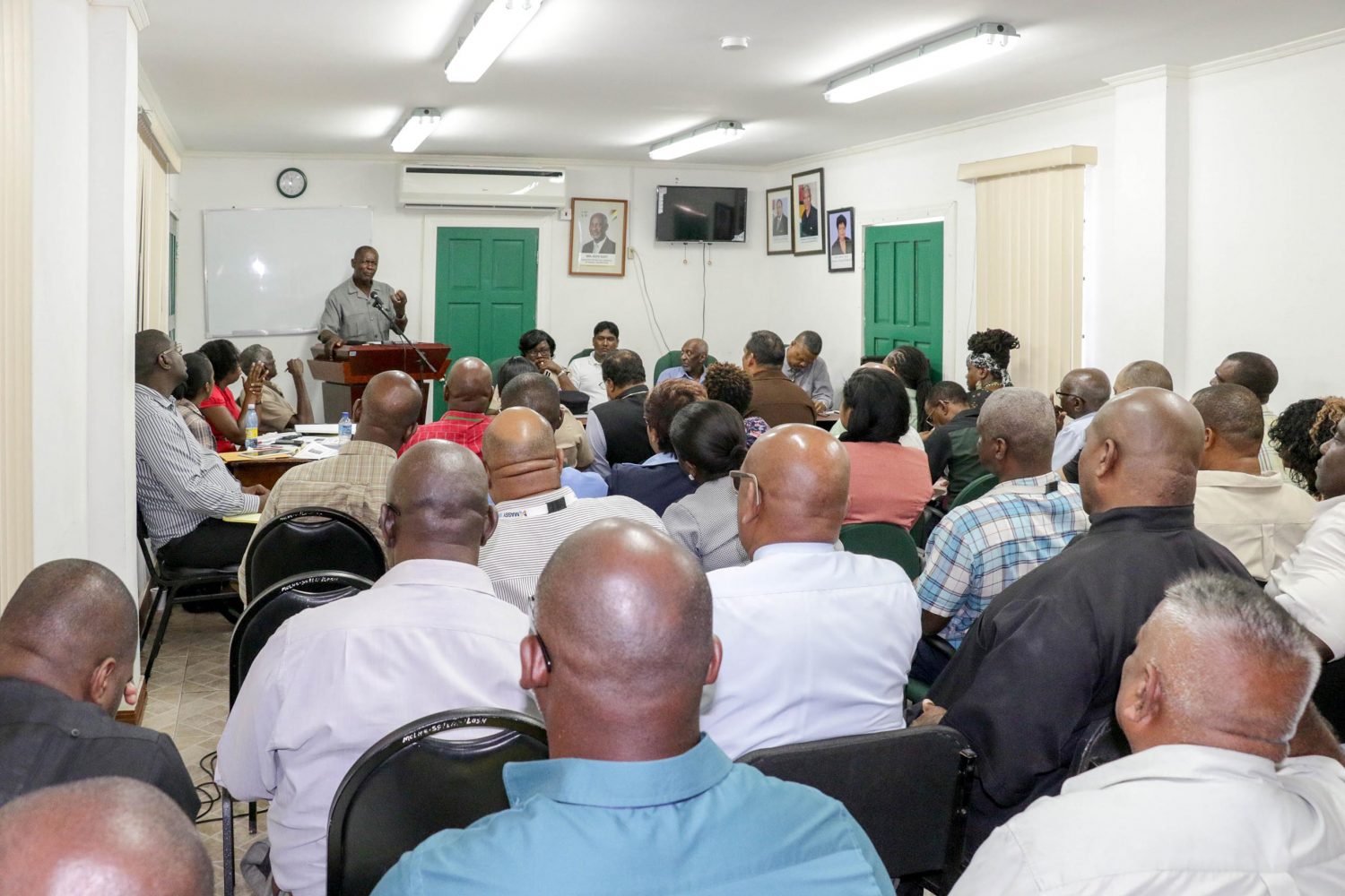 Lincoln Lewis addressing the gathering (Ministry of Social Protection photo)
