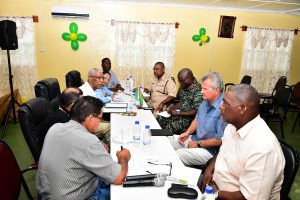 After his meeting with stakeholders, President Granger convened a meeting with Regional Chairman Brian Allicock, Lethem Mayor Carlton Beckles, Guyana Revenue Authority representative Satish Basdeo, army Chief-of-Staff Brigadier Patrick West, British Security Sector Reform Advisor Russell Combe and Divisional Commander Ravindradat Budhram to discuss critical security matters. Minister of Indigenous Peoples’ Affairs Sydney Allicock and new Minister of Public Affairs Dawn Hastings-Williams were also present. (Ministry of the Presidency photo)
