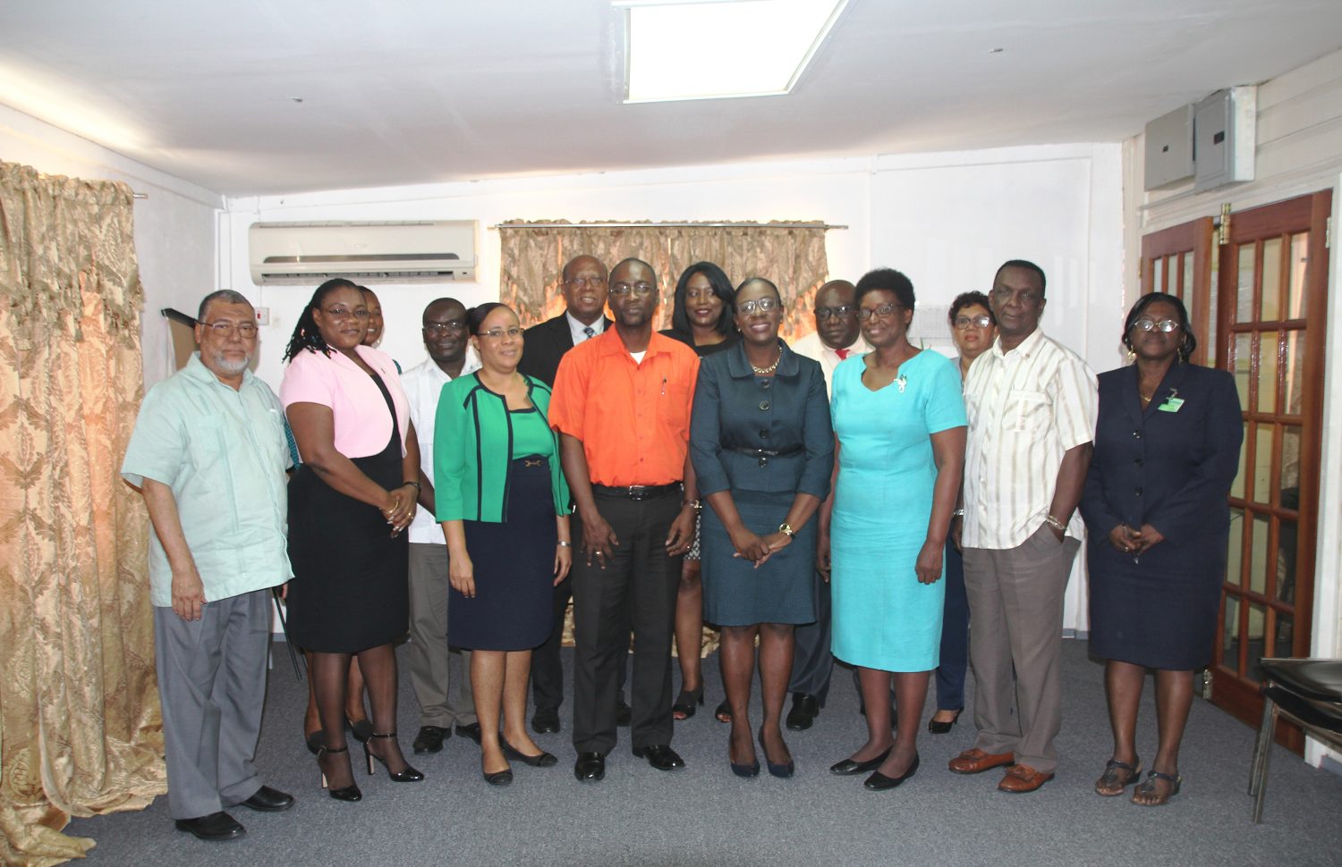 The two sides after the meeting (Ministry of Education photo)