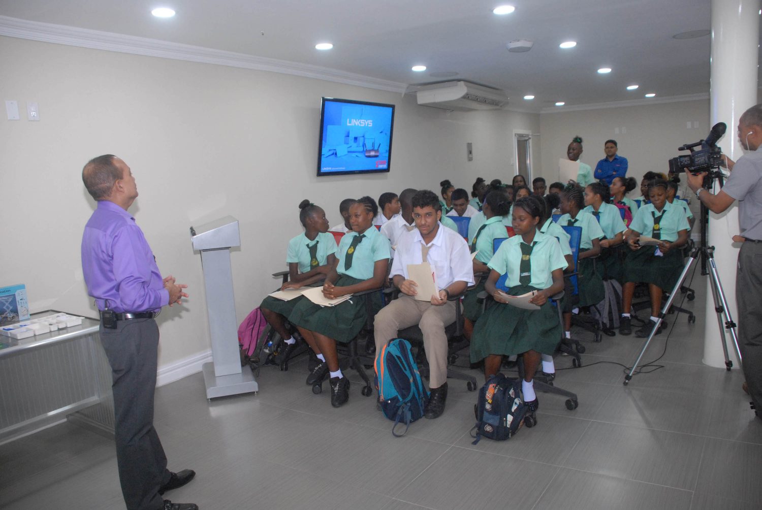Starr CEO Michael Mohan addressing a group of students at the company’s brickdam complex earlier this week.