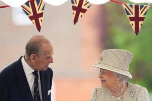 Britain’s Queen Elizabeth and Prince Philip visit Pangbourne College near Reading, May 9, 2017. REUTERS/Toby Melville/File photo
