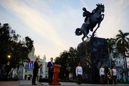 Joseph Mizzi, chairman of the Bronx Museum of the Arts' board of trustees speaks during a ceremony to inaugurate a replica of New York's statue of Cuba's independence hero Marti in Havana, Cuba, January 28, 2018. REUTERS/Alexandre Meneghini