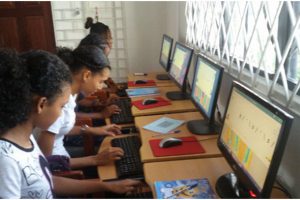 12-week Computer Literacy/Basic Skills training programme in progress at Vreed-en-Hoop, WCD  (Ministry of Public Telecommunications photo)