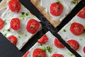 Flatbread with Goats’ Cheese and Tomatoes (Photo by Cynthia Nelson)