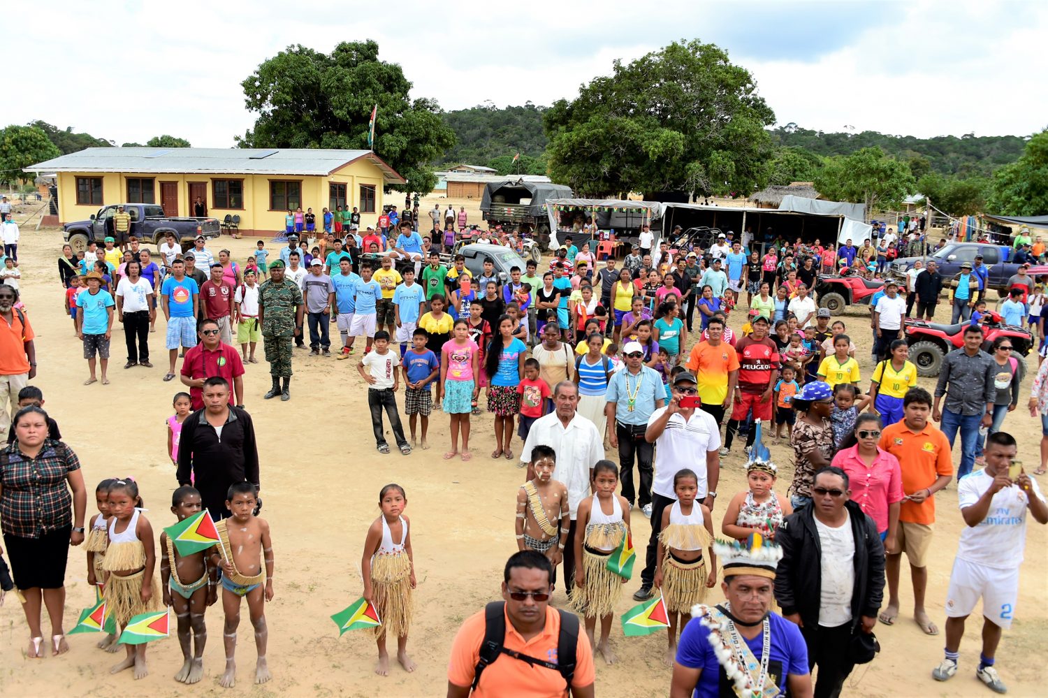 Part of the crowd gathered at Tuseneng for the Regional Agricultural and Commercial Exhibition (Ministry of the Presidency photo)