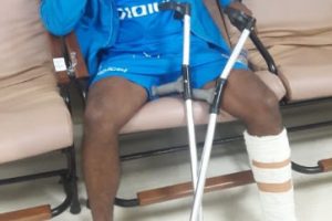 Veerasammy Permaul displays his injured ankle. (Photo courtesy Cricket West Indies media)
