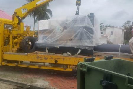 The new generator being offloaded (DPI photo)