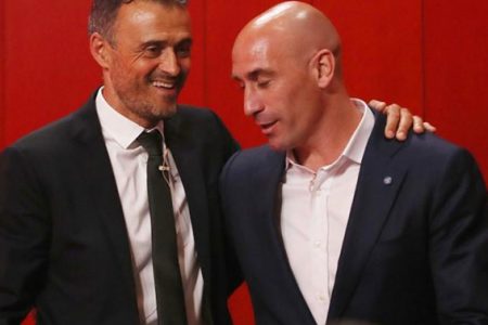 New Spain coach Luis Enrique with Spanish Football Federation president Luis Rubiales during the presentation (REUTERS/Susana Vera)
