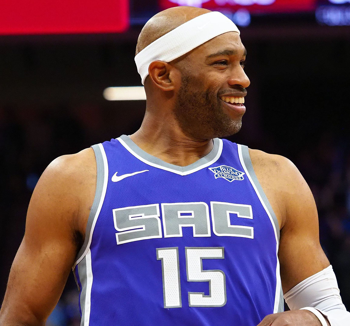 Vince Carter agrees with Hawks for 21st season, per reports