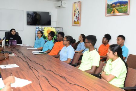 Aleema Nasir and the youth ambassadors (DPI photo)