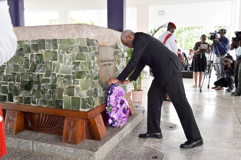 President David Granger laying a wreath (Ministry of the Presidency photo)