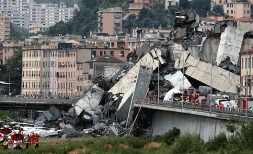 The collapsed bridge (Reuters photo)