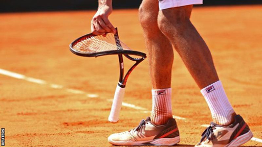 Marin Cilic smashed his racquet in his match against sam Querrey. (BBC website)
