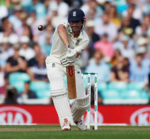  England’s Alastair Cook missed out on three figures in his farewell test match. (Reuters photo)
