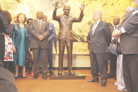 President of the Republic of South Africa, Cyril Ramaphosa (second from left) and United Nations  Secretary-General António Guterres, stand alongside the statue of Nelson Mandela. (Ministry of Foreign Affairs photo)
