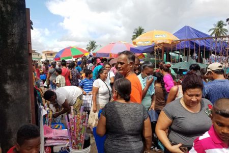 Bustling: Sunday at Parika Market (Department of Public Information photo)
