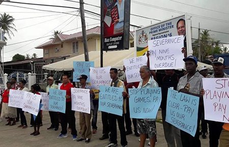 The workers protesting outside the PM’s office (GAWU photo)