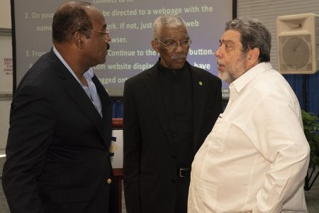 President David Granger (centre) in discussion with Prime Minister of St. Vincent and the Grenadines,  Ralph Gonsalves (right) and Prime Minister of Antigua and Barbuda, Gaston Browne. (Ministry of the Presidency photo)