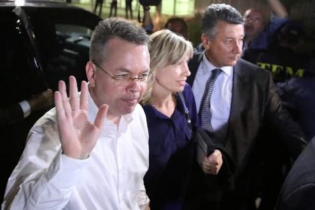 U.S. pastor Andrew Brunson and his wife Norrine arrive at the airport in Izmir, Turkey October 12, 2018. (Reuters photo)