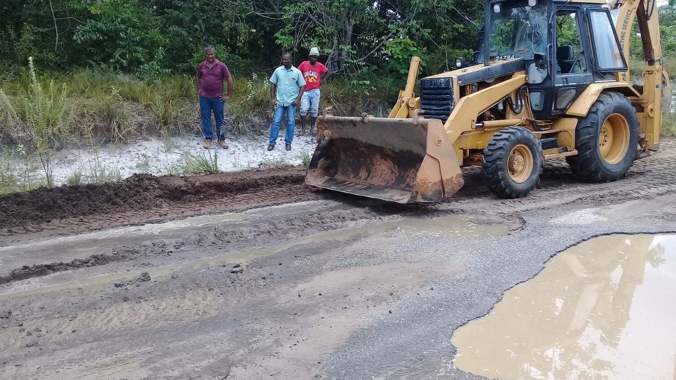 Remedial works being undertaken on the Kuru Kuru access road 