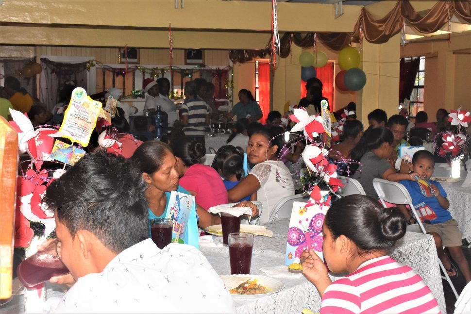 A scene from the Christmas lunch (Ministry of Indigenous Peoples’ Affairs photo)
