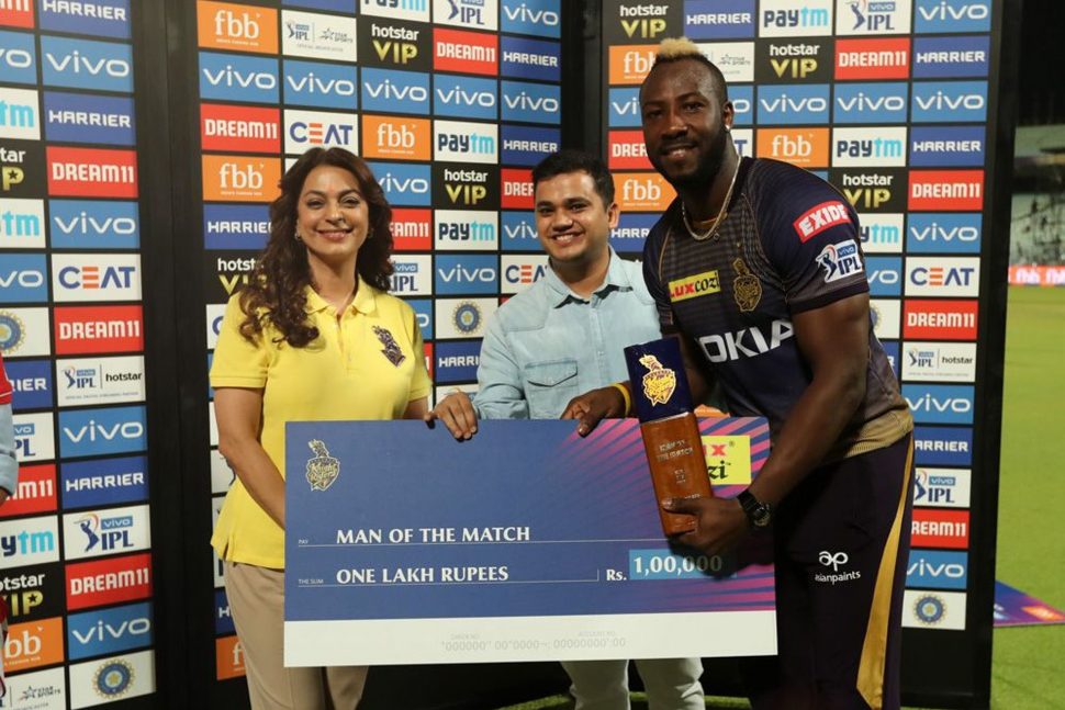Andre Russell receives his Man of the Match award. (Photo courtesy IPL website)
