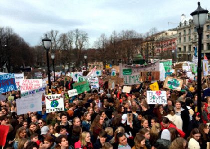Students gather in front of the Parliament building during a protest against climate change in Oslo, Norway March 22, 2019. (Reuters photo)