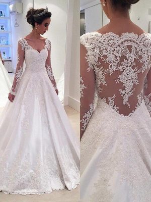 It is important to pick the ‘perfect’ wedding dress. (www.hebeos.com photo)