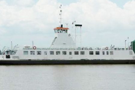 The Canawaima ferry was inaugurated in 1998 through a US$20 million European Union-funded project.
