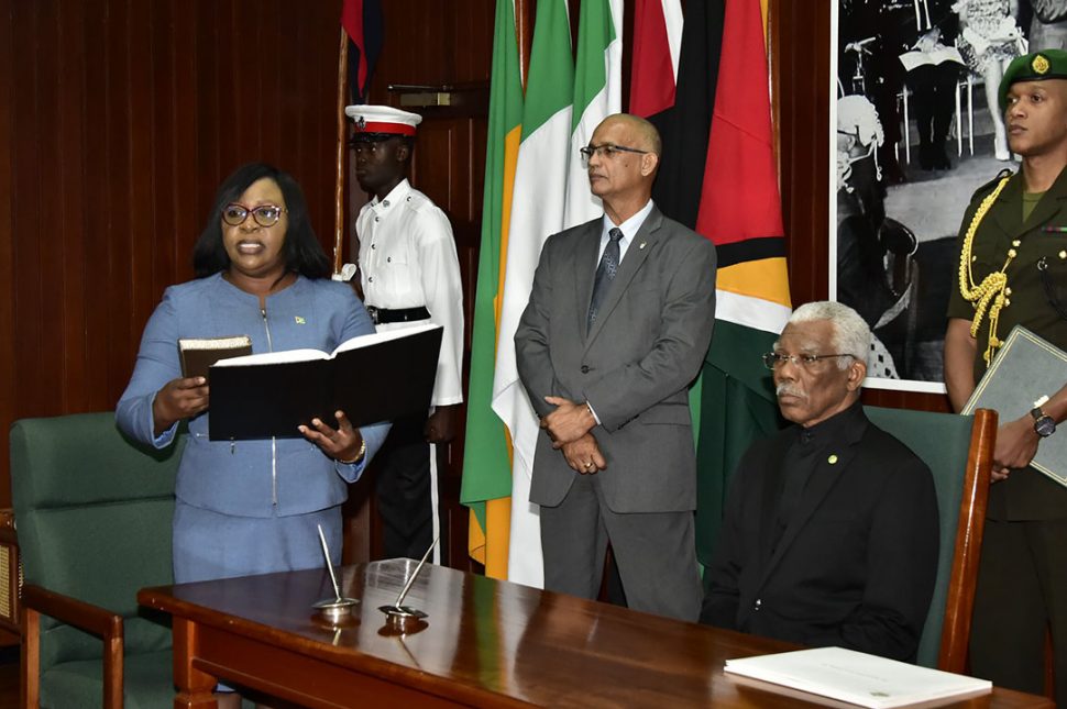 Dr Karen Cummings taking the oath of appointment as Minister of Foreign Affairs (Ministry of the Presidency photo)