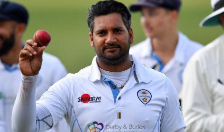 Former West Indies fast bowler Ravi Rampaul celebrates his five-wicket haul. (Photo courtesy Derbyshire CCC Twitter feed)
