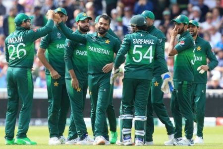  Pakistan rebounded from their opening game defeat to the West Indies to shock hosts and pre-tournament favourites England yesterday winning a high scoring contest by 14 runs.
