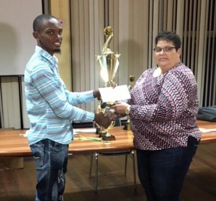 The 2019 National Chess Champions Anthony Drayton and Maria Varona-Thomas congratulate each other at the presentation of prizes for the National Championship at the Resource Centre. Drayton and Varona-Thomas played flawlessly during their individual encounters without conceding a game. (Photo: Irshad Mohamed)