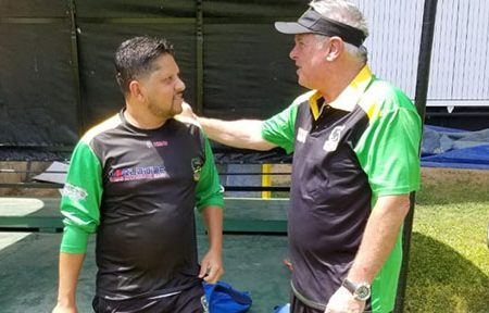 Jamaica Tallawahs’ assistant coach Ramnaresh Sarwan (left) chats with head coach, Mark O’Donnell
