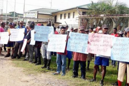 Albion workers protesting on Thursday (GAWU photo)
