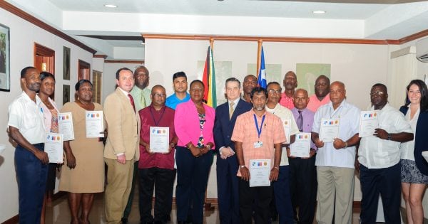 This Chilean Embassy photo shows MARAD participants and the officials.