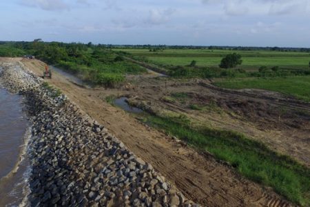 The sea defence project at Cane Garden, Leguan (DPI photo)