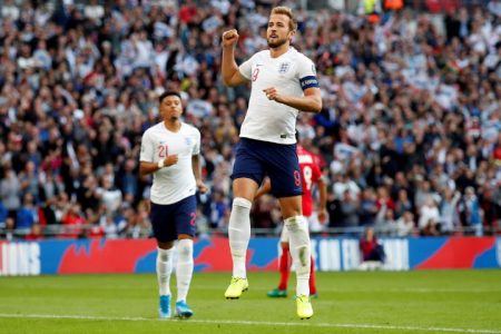 England’s Harry Kane celebrates scoring their fourth goal to complete his hat-trick REUTERS/David Klein

